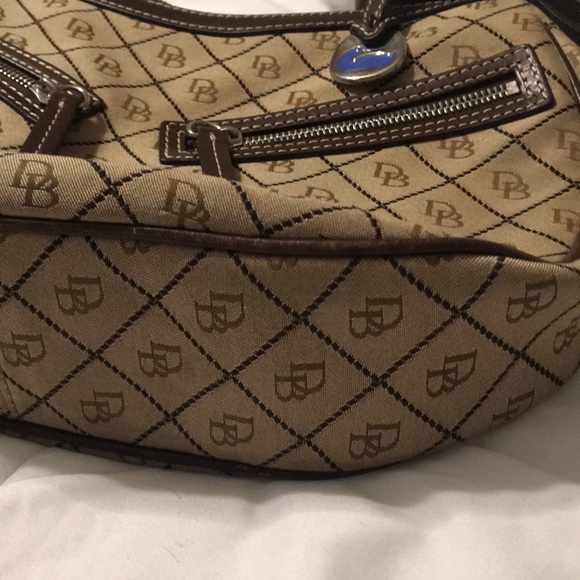 Dooney & Bourke signature shoulder bag - Picture 7 of 7